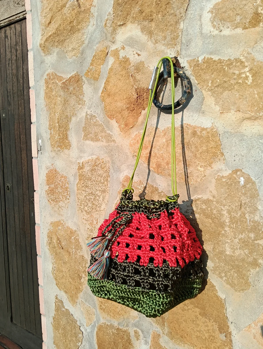 Bolso saquito verde y rojo