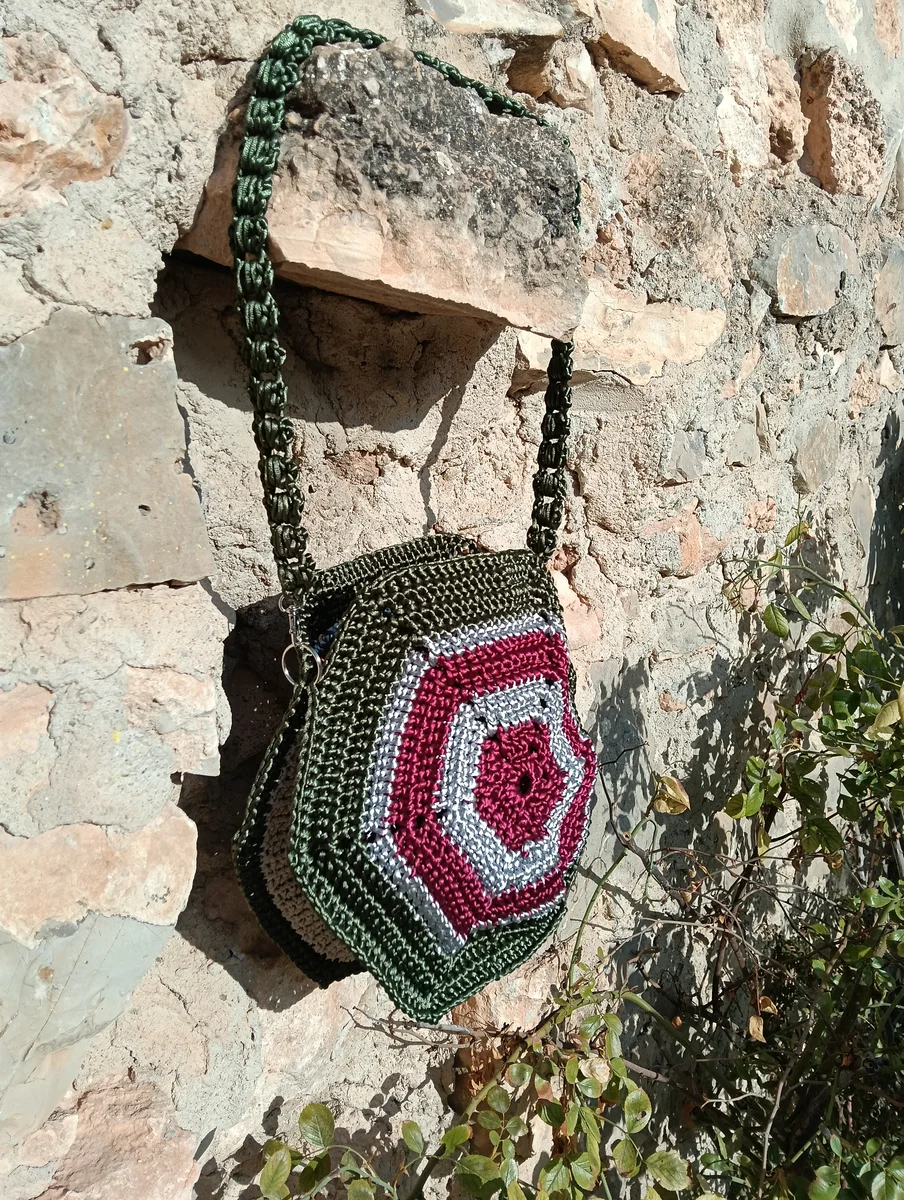 Bolso bandolera verde exagonal